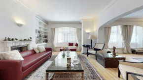 Bright & Spacious 4-Bed Flat in London